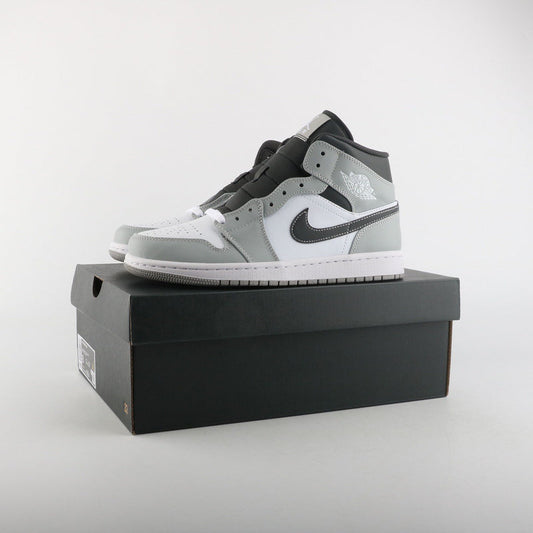 Air Jordan 1 Mid ‘Light Smoke Grey/White/Black’