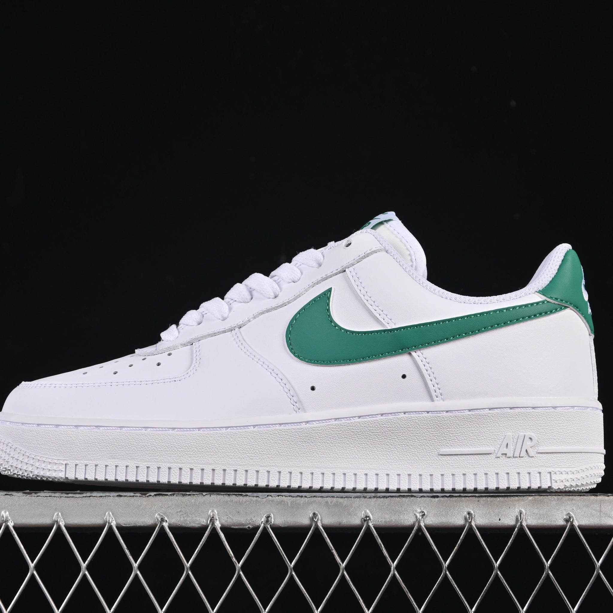 Nike Air Force 1 ’07 Low White & Malachite Green