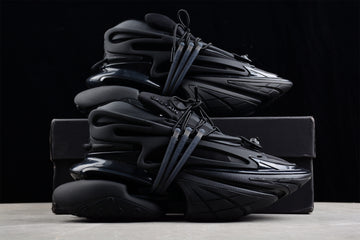 Balmain B-Runner Sneakers Triple Black – Luxus im monochromen Future-Design